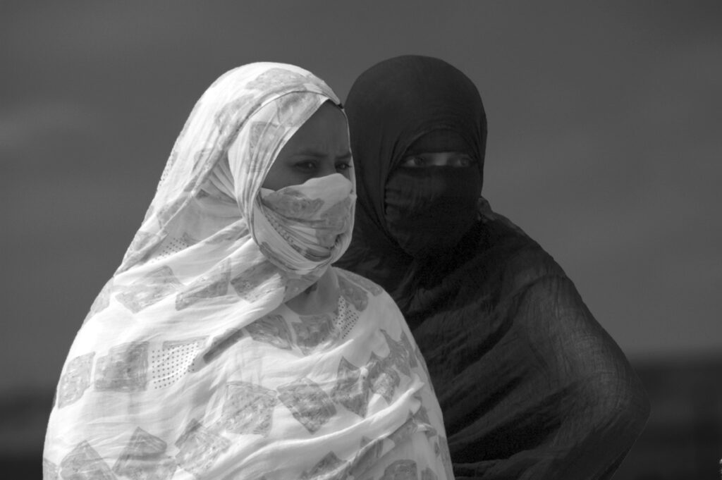 Moussem-di-Tan-Tan—Marocco-©GrazianoVilla_DSC_1444_2_femmes_BN_2_web